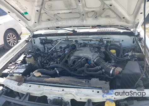 2004 Nissan Xterra Xe z USA, uszkodzony, nr VIN 5N1ED28T94C611553